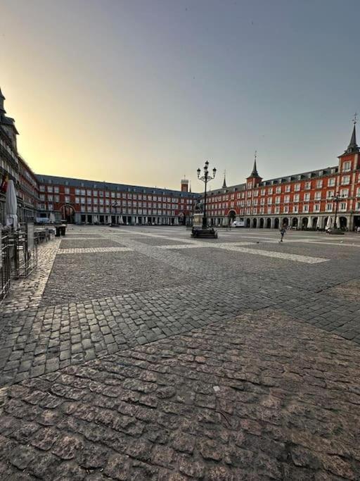 Economico Piso En Madrid Centro Apartment Exterior foto